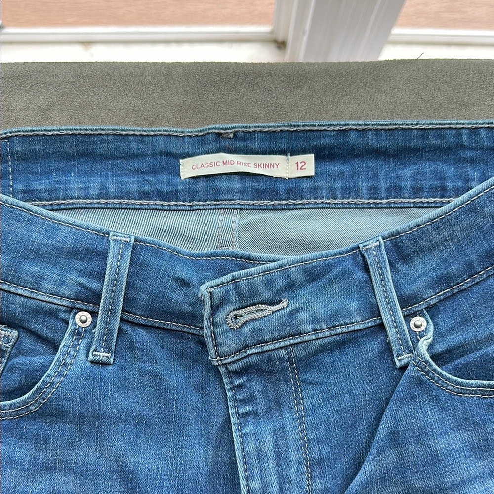 Levi's Blue Skinny Jeans with Classic Medium-Wash